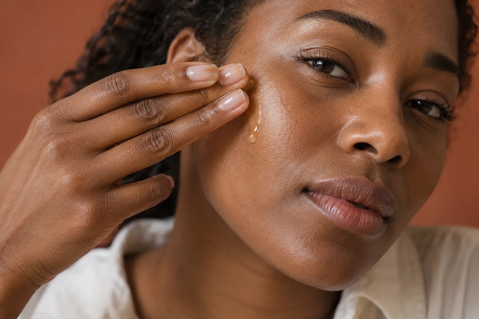 Best oil to remove dark spots on face: what oils can and cannot do